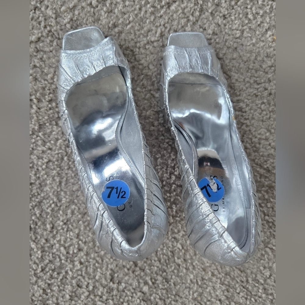 Guess Peep Toe Silver Heels Size 7.5
